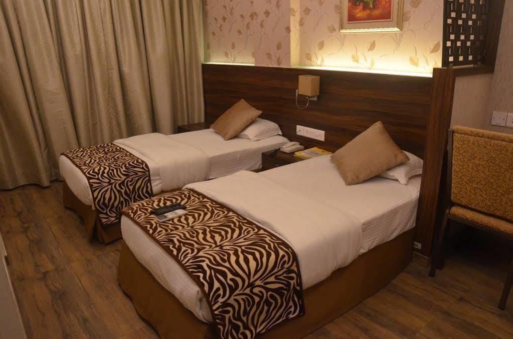 Hostel Mumbai By Maharana Inn Bagian luar foto