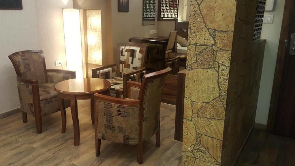 Hostel Mumbai By Maharana Inn Bagian luar foto