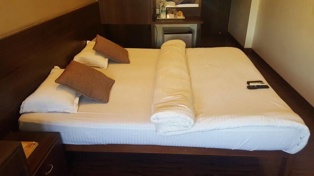 Hostel Mumbai By Maharana Inn Bagian luar foto