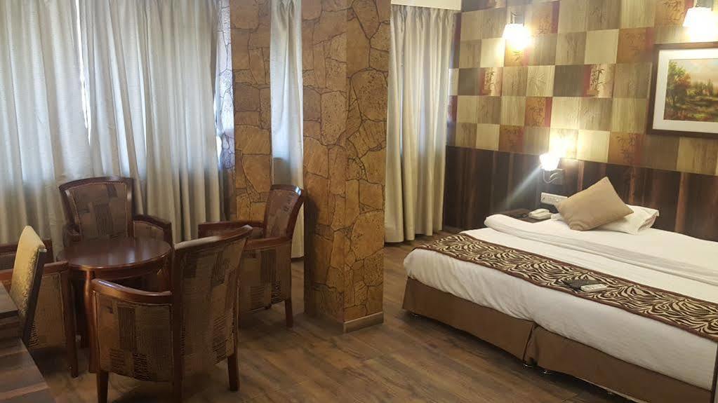 Hostel Mumbai By Maharana Inn Bagian luar foto